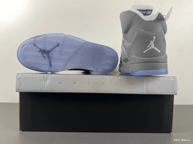 Kicked Out Shoe Store Retro Jordan 136027-005 Grey 5 Air Wolf 0804